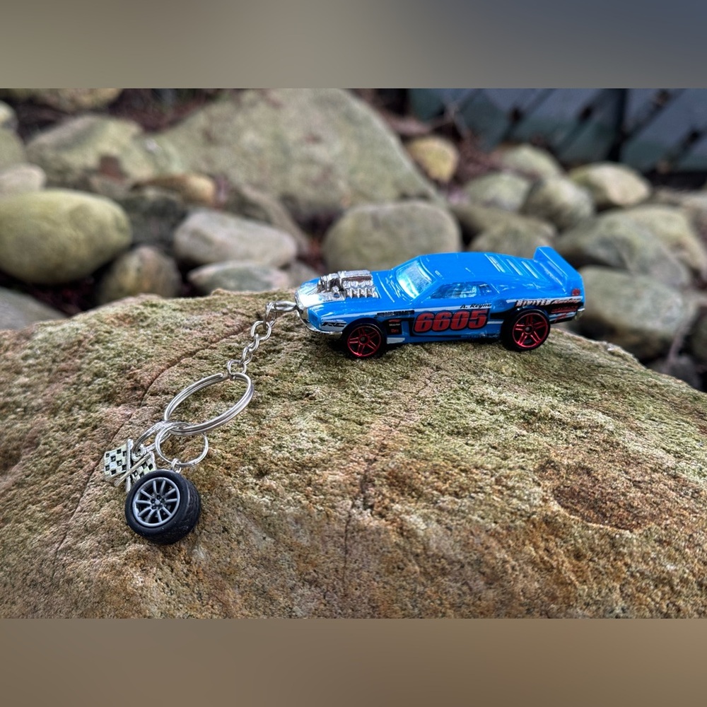 Hot Wheels RIVITED Toy Car Keychain
